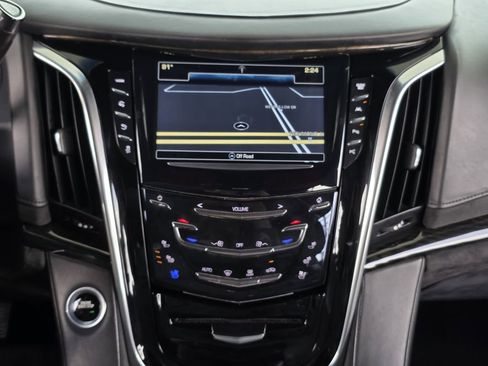 Used 2018 Cadillac Escalade Platinum AWD/4WD image 14