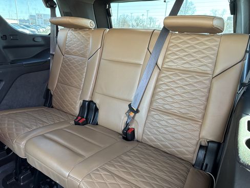 Used 2021 Cadillac Escalade Premium Luxury image 8