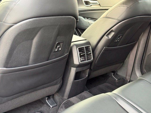 Used 2024 Kia Sportage EX FWD image 28