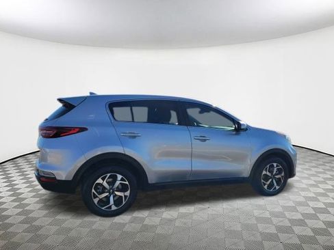 Used 2022 Kia Sportage LX image 8