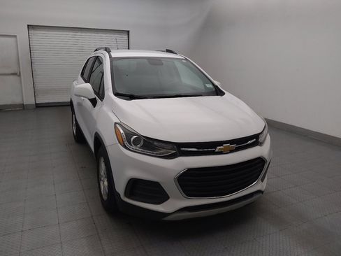 Used 2021 Chevrolet Trax LT w/ Premium Seat Package FWD image 14