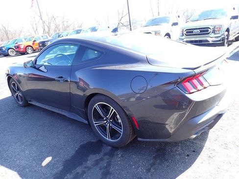 Used 2024 Ford Mustang Premium image 3