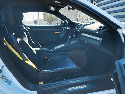 Used 2025 Porsche 718 Cayman GT4 RS w/ Weissach Package image 25