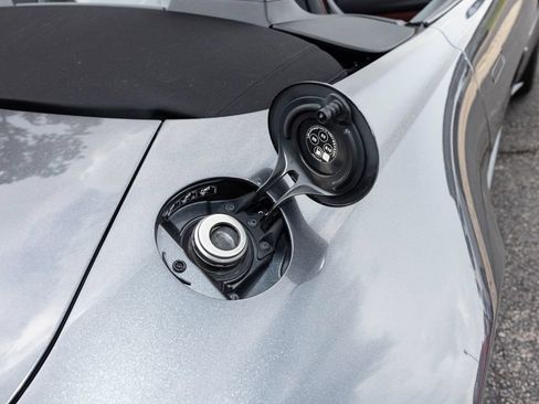 Used 2021 Aston Martin V8 Vantage Roadster RWD image 48