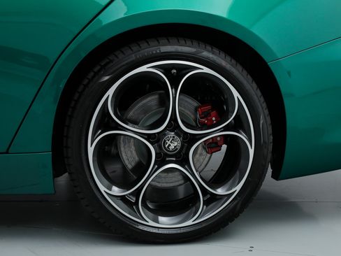 New 2026 Alfa Romeo Giulia w/ Driving Assist Package RWD image 19