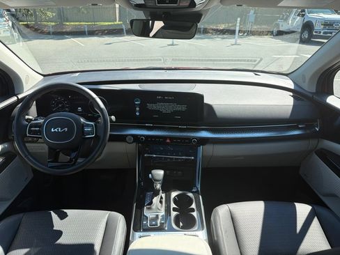 Used 2024 Kia Carnival SX Prestige FWD image 8