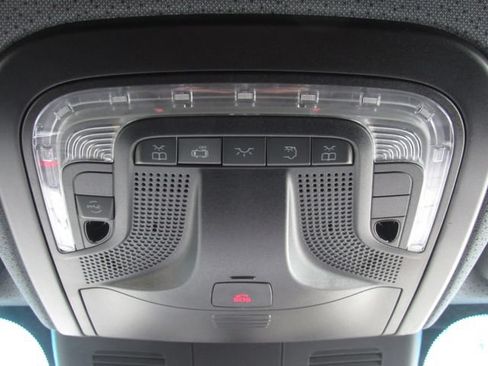Used 2025 Mercedes-Benz Sprinter 4500 image 31