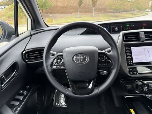 Used 2021 Toyota Prius LE image 23