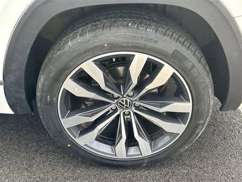 Used 2022 Volkswagen Atlas SEL Premium image 5