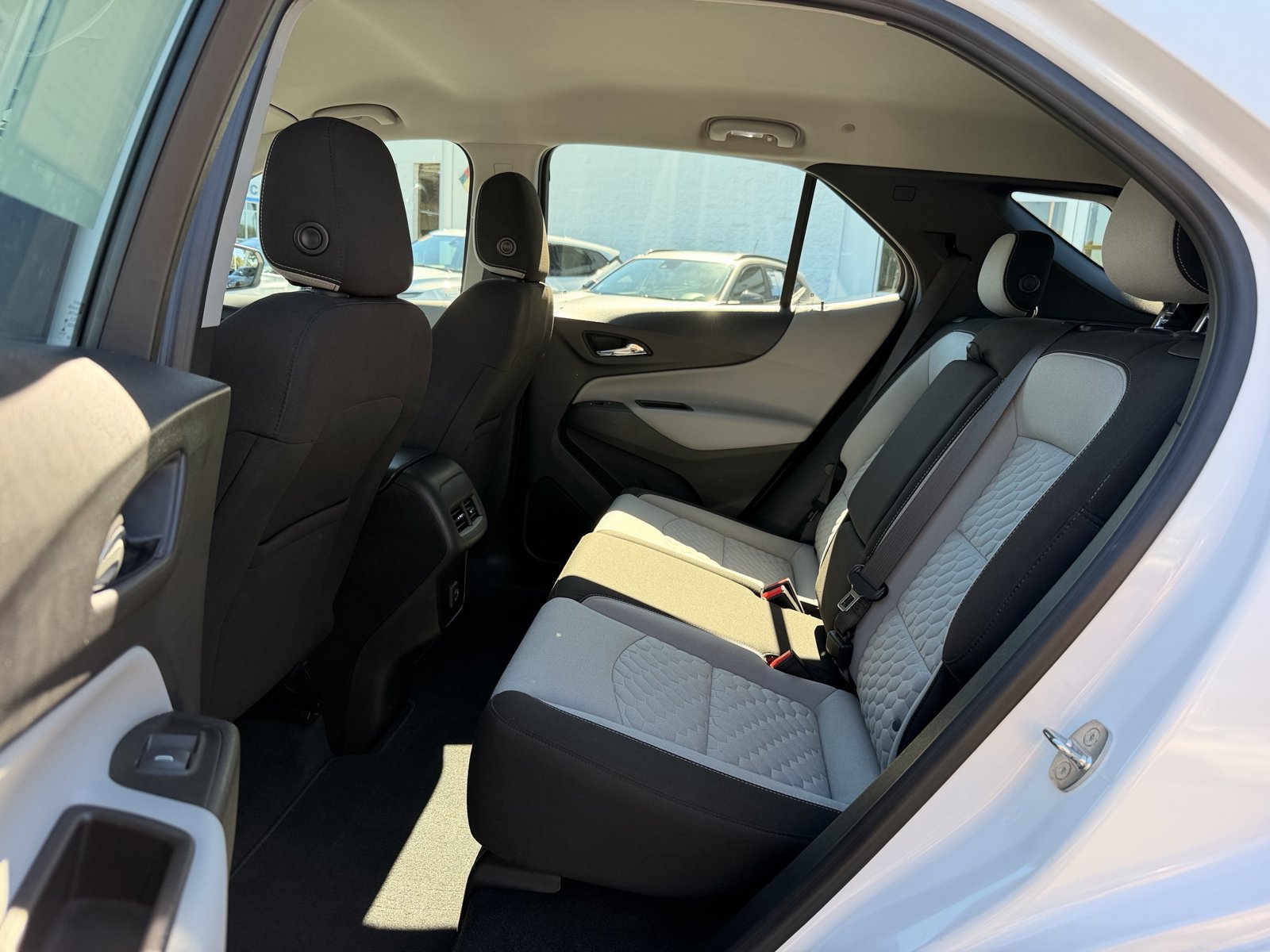 Used 2020 Chevrolet Equinox LS AWD/4WD image 27
