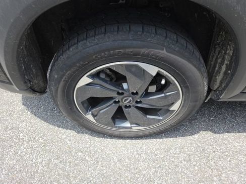 Used 2025 Nissan Rogue SV AWD/4WD image 15