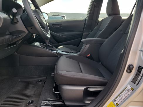Used 2025 Toyota Corolla LE FWD image 16
