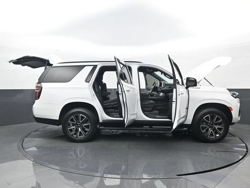 Used 2022 Chevrolet Tahoe Z71 w/ Luxury Package AWD/4WD image 34