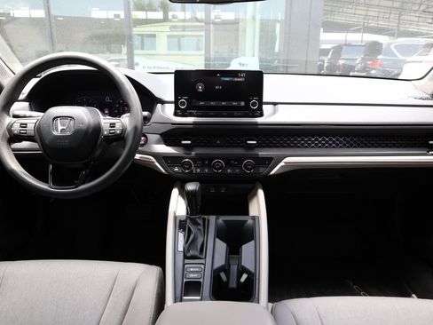 Used 2025 Honda Accord SE image 22