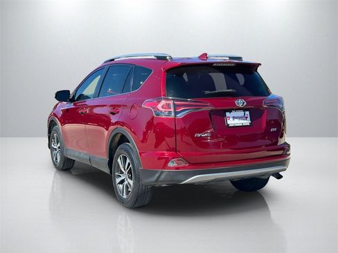 Used 2018 Toyota RAV4 XLE image 7