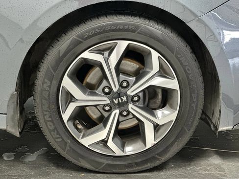 Used 2020 Kia Forte LXS FWD image 24