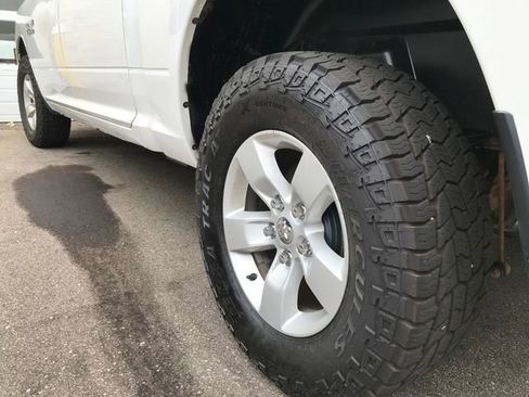 Used 2017 RAM 1500 Classic SLT w/ Luxury Group image 13