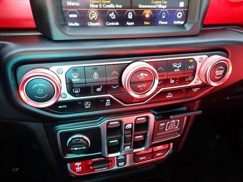 Used 2023 Jeep Wrangler Unlimited Rubicon w/ Cold Weather Group AWD/4WD image 19