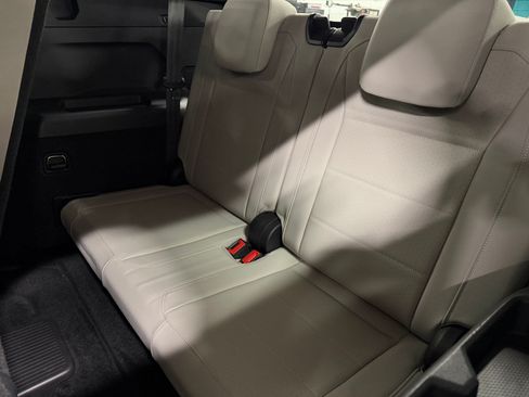 Used 2019 Volkswagen Tiguan SEL Premium R-Line FWD image 32