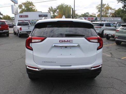 Used 2023 GMC Terrain SLT image 8