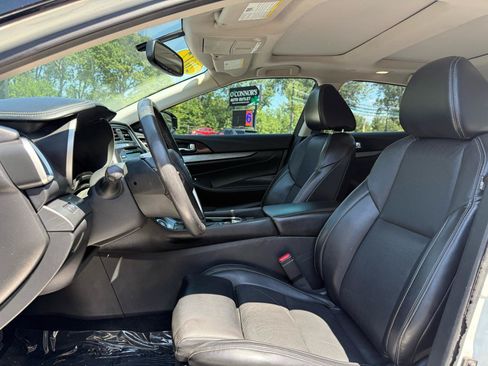 Used 2017 Nissan Maxima 3.5 SL FWD image 15