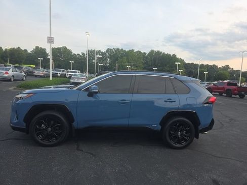 Used 2023 Toyota RAV4 SE w/ Convenience Package AWD/4WD image 5