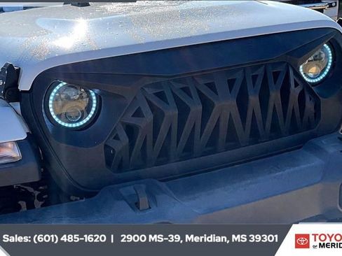 Used 2020 Jeep Gladiator Overland w/ Cold Weather Group image 21