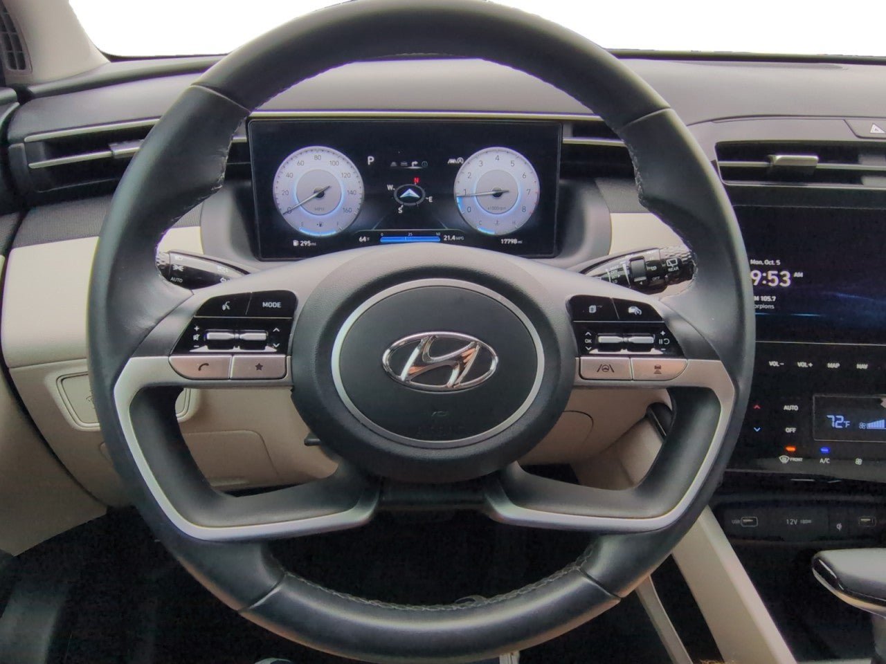 Used 2024 Hyundai Tucson SEL w/ Convenience Package FWD image 16