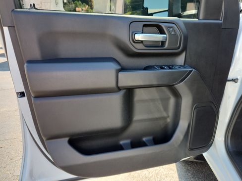 Used 2025 Chevrolet Silverado 2500 W/T AWD/4WD image 10