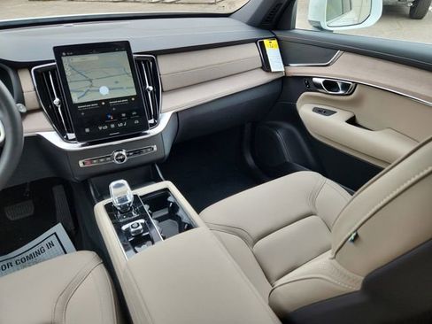 New 2026 Volvo XC90 B6 Core image 12