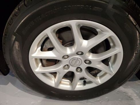Used 2017 Chrysler Pacifica Touring FWD image 28