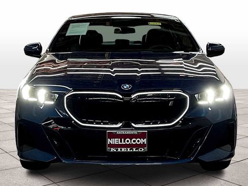 Used 2025 BMW i5 xDrive40 w/ Executive Package image 3