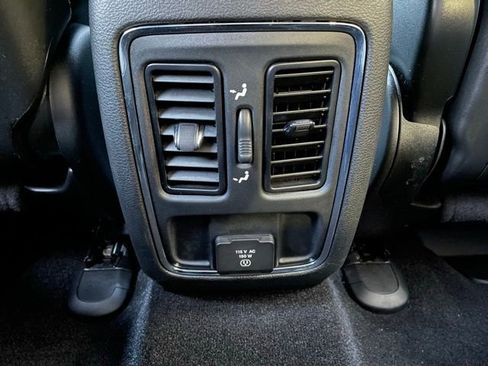 Used 2021 Jeep Grand Cherokee Laredo X image 25