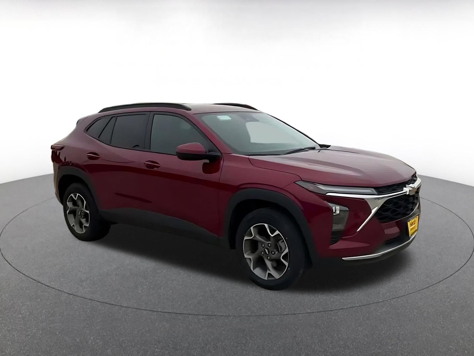 Used 2025 Chevrolet Trax LT w/ LT Convenience Package FWD image 2