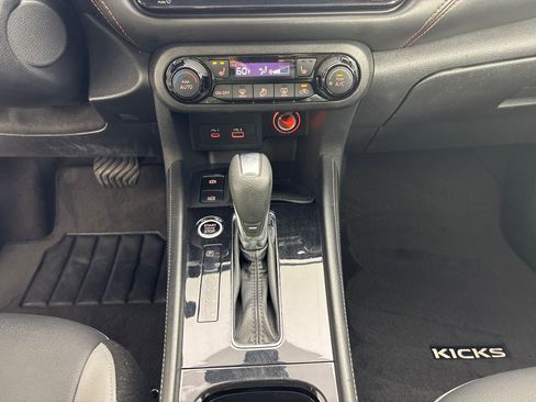 Used 2023 Nissan Kicks SR w/ SR Premium Package image 16