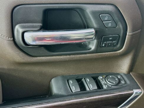 Used 2022 Chevrolet Silverado 2500 LTZ w/ LTZ Plus Package image 19