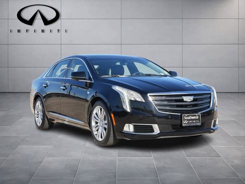Used 2019 Cadillac XTS Luxury image 3