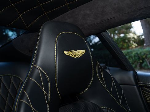 Used 2018 Aston Martin Vanquish S image 22