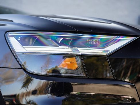 Used 2021 Audi Q8 Premium w/ Black Optic Package image 7