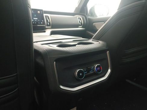 Used 2025 Ford Expedition Active image 15