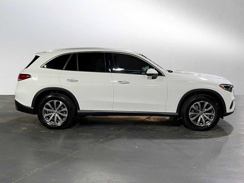 Certified 2025 Mercedes-Benz GLC 300 4MATIC image 3