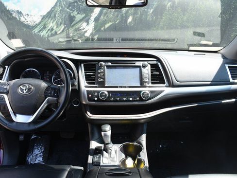 Used 2016 Toyota Highlander XLE AWD/4WD image 18