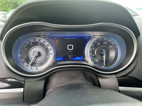 Used 2023 Chrysler 300 Touring RWD image 14