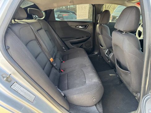 Used 2017 Chevrolet Malibu LT image 11