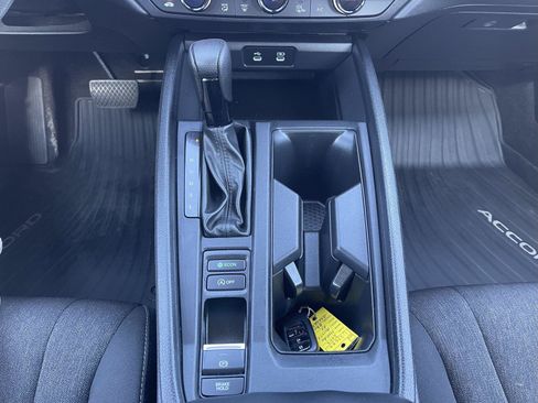 Used 2023 Honda Accord EX image 11