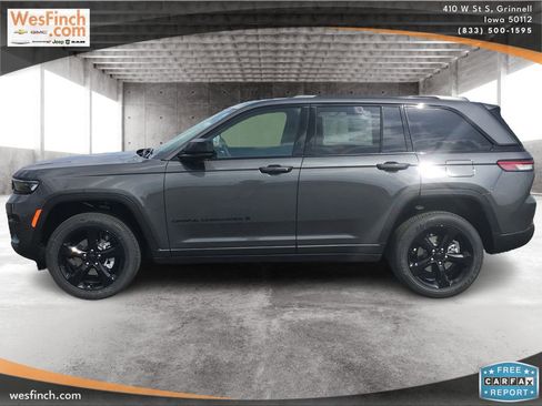 New 2025 Jeep Grand Cherokee Altitude image 8