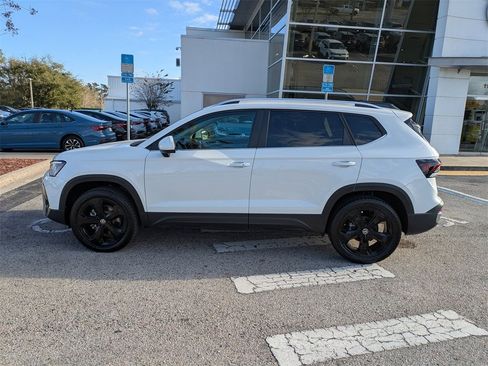 New 2026 Volkswagen Taos SEL image 3