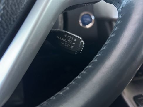 Used 2019 Toyota Highlander Limited image 35