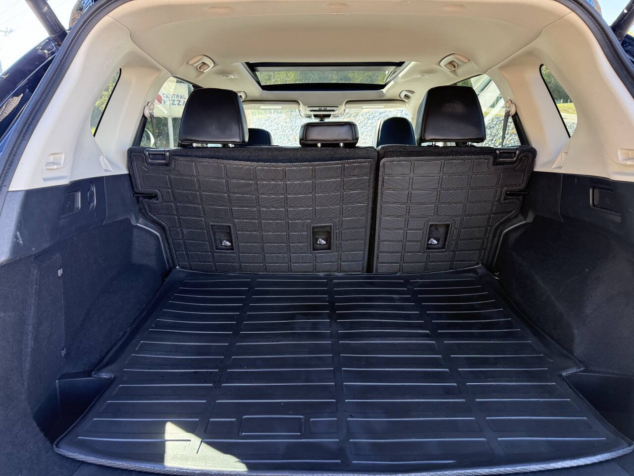 Used 2021 Nissan Rogue SL w/ Premium Package FWD image 5