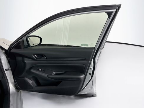 Used 2023 Nissan Altima 2.5 S FWD image 29